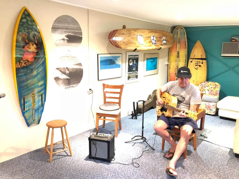 EP21. Peter Sheely on surfboards and guitars