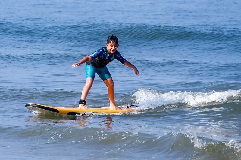 World waves - surfing in India